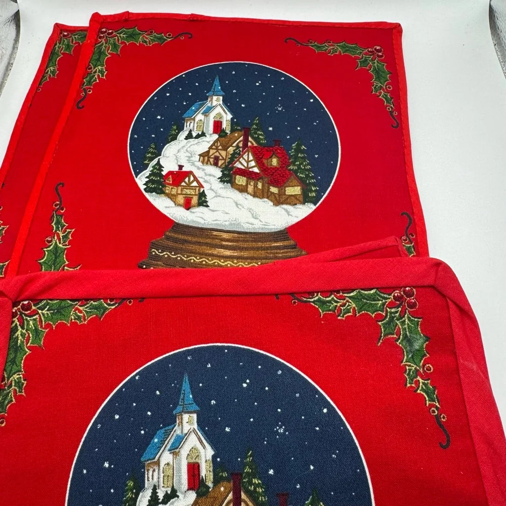 Vintage Christmas Snow Globe Table Linens set of 4